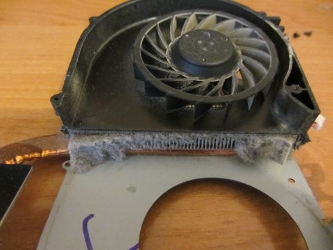 Dirt inside cooling fan Dirt inside cooling fan